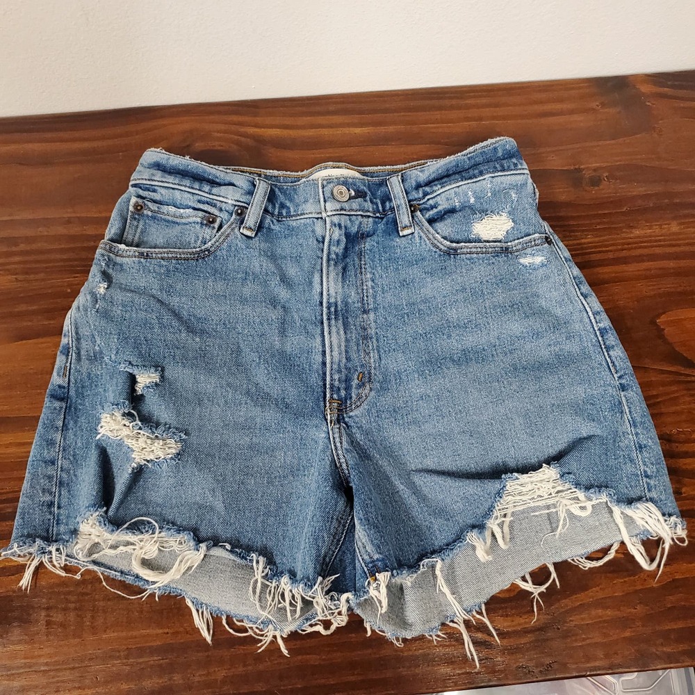 Abercrombie & Fitch 4" Mom Short High Rise Curve Love 27 / 4 Medium Wash Raw Hem